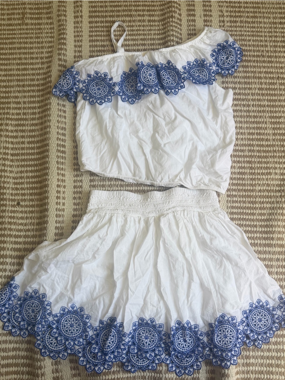 abercrombie kids White Bandeau Set with Blue Embroidered Trim
